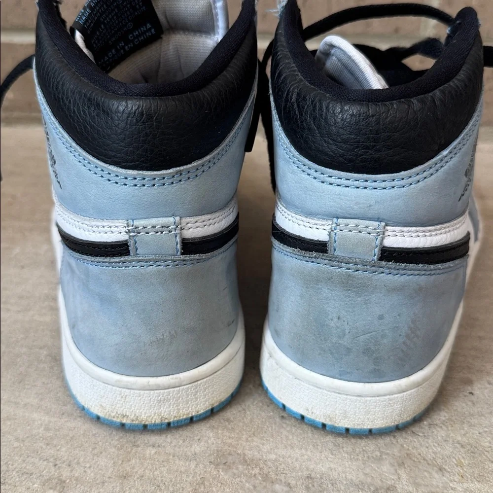Jordan mens 8 Jordan 1 Retro high OG university blue 555088-134 sneaker shoes